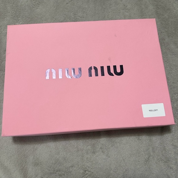 Miu Miu Blush empty box new - Picture 2 of 8